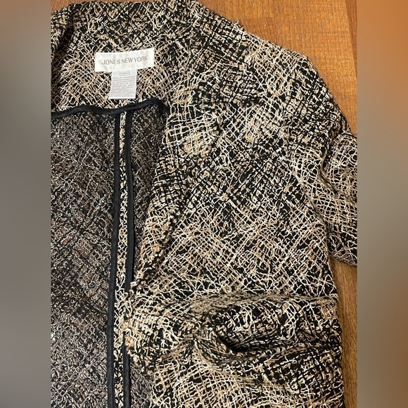 Jones New York Black and Cream Blazer with Textured Fabric - Picture 15 of 16